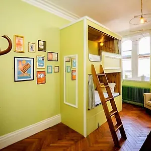  Hostal Mrs Potts